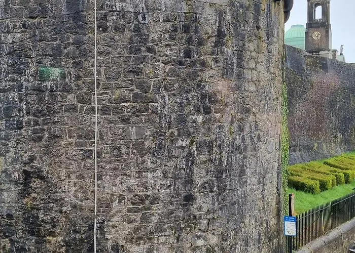 The Quays Апартаменты